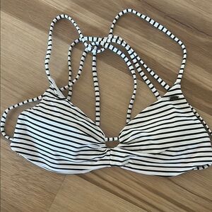 O’Neil Striped Black and White Bikini Top size Large EUC